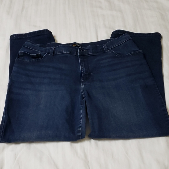 Lee Women's Relax Fit Straight Leg Jeans - Picture 2 of 7